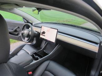 Tesla Model 3 Gerserveerd  Automaat Elektrisch TESLA 106.000 km 2019 panoramadak Leer Navigatie  [ instappen eb rijden picture 11