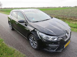 Renault Mégane 1.6 Dci 131pk Serie Signature Exclusive   Bose 2017 Camera Navigatie Clima  leer Stoelverwarming picture 4