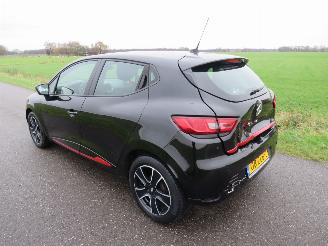 Unfallwagen Renault Clio 0.9 tce 90pk 5drs Euro 5  Night&Day Navigatie  2012-12 2012/12