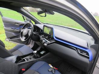 Toyota CH-R 1.8 Automaat  Hybride /Benzine Elektriciteit Bi Tone  Euro 6  2017 Topstaat picture 6