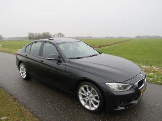 Vaurioauto  passenger cars BMW 3-serie 328 245 pk Automaat High Executive Sedan Top Staat 2012 leer Camera Navie 2012/4