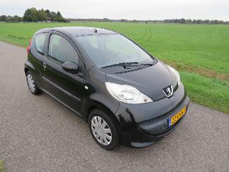 Schadeauto Peugeot 107 1.0 12v XS 68pk Splinter Nieuwe Apk  2008   Airco Topstaat 2008/5