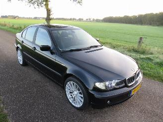 krockskadad bil auto BMW 3-serie 318 D 116 pk  2002 Navigatie Airco  Sedan 2002/9
