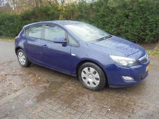 Schadeauto Opel Astra ASTRA 1.7 CDTI BNS.ED 2012/2