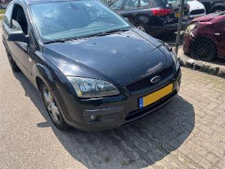 krockskadad bil auto Ford Focus 2.0-16v rally 2006/7