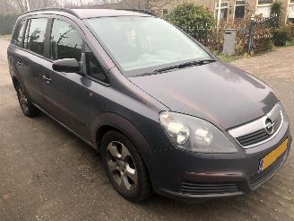Auto incidentate Opel Zafira Zafira 1.6 Enjoy 2005/10