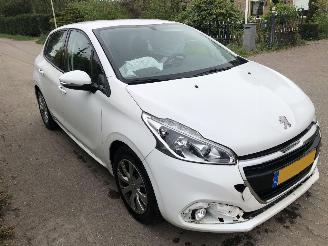 Avarii autoturisme Peugeot 208 208 1.5 BlueHDi Blue Lease Active 2019/6