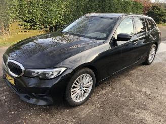 skadebil auto BMW 3-serie 320D TOURING BUSINESS EDITION 2022/1
