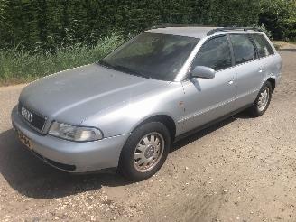 skadebil auto Audi A4 a4 AVANT 1.8 20 V 1998/10