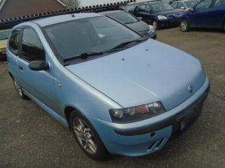 damaged passenger cars Fiat Punto sporting 1.9 jtd 2003/8