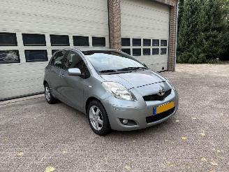damaged passenger cars Toyota Yaris 1.3 VVTi Automaat Airco 136825 Km NAP ! 2009/8