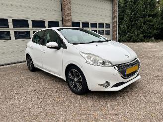 Damaged car Peugeot 208 1.4 VTi Allure Navi Clima 167095 Km ! 2012/6