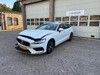 skadebil auto Volvo V-60 2.0 B3 Business Pro Automaat Virtual 1e Eig NAP ! 2021/6