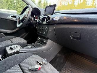 Mercedes B-klasse 220d Ambition Automaat Navi Cruise NAP ! picture 5