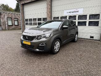Schadeauto Peugeot 3008 1.6 e-THP Allure Automaat Navi Clima Cruise 2017/9