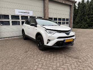 uszkodzony samochody osobowe Toyota Rav-4 2.5 Hybrid AWD Executive Automaat Leder 2017/5