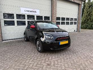 Schadeauto Fiat 500 RED 42 kWh Navi Clima 12205 Km NAP ! 2023/5