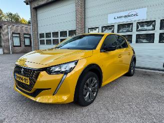 Vaurioauto  passenger cars Peugeot e-208 EV Allure Pack 50 kWh Navi Clima NAP ! 2022/7