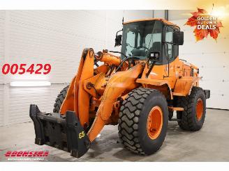 krockskadad bil machine New Holland  DL250 Wiellader Airco BY 2011 2011/1