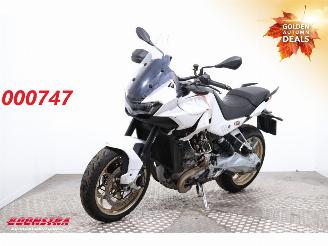krockskadad bil motor Moto Guzzi  V100 Mandello LED Cruise BY 2023 2023/7