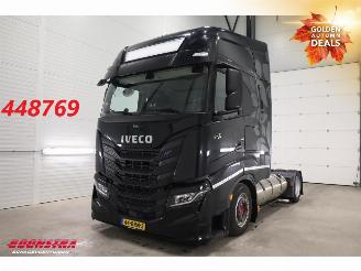 krockskadad bil vrachtwagen Iveco S-way 460 LNG LED ACC Frigoblock Standairco 2021/5