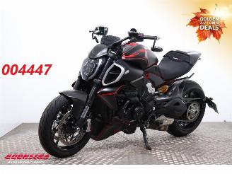 skadebil motor Ducati Diavel V4 LED Quickshift WheelieContr. 1.794 km! 2024/7