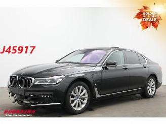 krockskadad bil auto BMW 7-serie 740e iPerformance Massage HUD Memory LRHZ ACC Camera 134.474 km! 2017/11