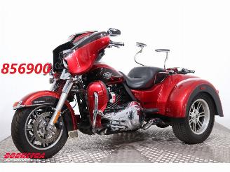 škoda motocykly Harley-Davidson  FLHTCUTG Tri Glide Trike 2012/1