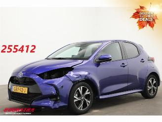 krockskadad bil auto Toyota Yaris 1.5 Hybrid 115 First Edition LED ACC Clima Camera 17.002 km! 2024/11