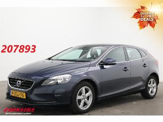 krockskadad bil auto Volvo V-40 2.0 D4 Momentum Business Navi Clima Cruise PDC 2014/12