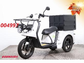 krockskadad bil bromfiets Solex  Ligier Pulse 3 LED 2017/6