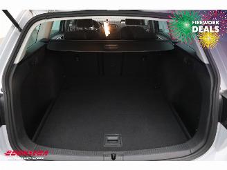Volkswagen Golf Variant 1.6 TDI DSG Highline R-Line ACC SHZ Clima Navi Camera picture 28