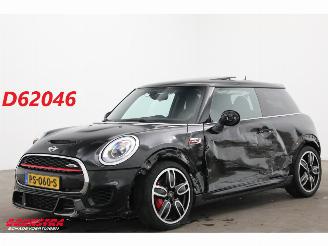 krockskadad bil auto Mini Cooper 2.0 232 PK Pano HUD Navi Clima Cruise Camera SHZ 2016/2