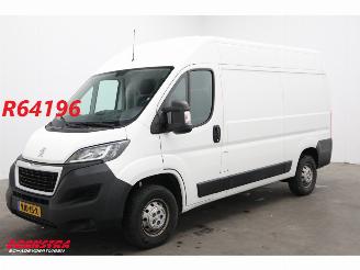 krockskadad bil bedrijf Peugeot Boxer 2.2 BlueHDi 120 L2-H2 Premium Navi Airco Cruise Camera 2021/1