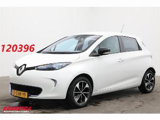 damaged passenger cars Renault Zoé Q210 Zen Quickcharge (ex Accu) Navi Clima Cruise PDC 2013/10