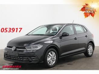 Volkswagen Polo 1.0 TSI DSG Highline LED Apple/Android Camera 1.604 km! picture 1