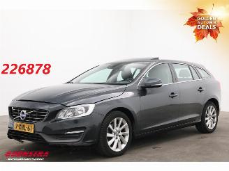 Vrakbiler auto Volvo V-60 1.6 D2 Momentum Schuifdak Navi Clima Cruise PDC AHK 2014/8