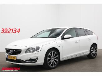 Schadeauto Volvo  2.4 D5 Twin Engine Summum Memory Leder Cruise SHZ AHK 2018/1