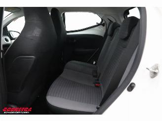 Toyota Aygo 1.0 VVT-i x-play Apple/Android Airo Cruise Camera 57.976 km! picture 17