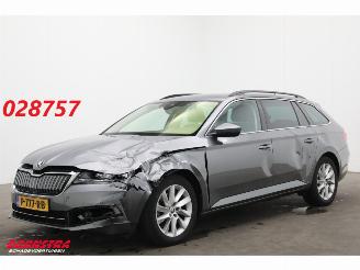 Unfallwagen Skoda Superb Combi 1.4 TSI iV Bus. Ed. Plus LED ACC Memory Camera SHZ AHK 2022/5