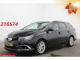 damaged passenger cars Toyota Auris Touring Sports 1.8 Hybrid Executive Navi Clima Cruise Camera SHZ PDC AHK 2015/12