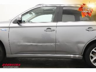 Mitsubishi Outlander 2.0 PHEV Instyle Schuifdak Leder Navi Clima Cruise Camera SHZ AHK picture 6