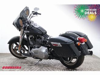 Harley-Davidson  FLD Switchback FLD Switchback LED 4.794 Miles! picture 4