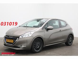 skadebil auto Peugeot 208 1.4 VTi Allure Airco Cruise AHK 2012/8