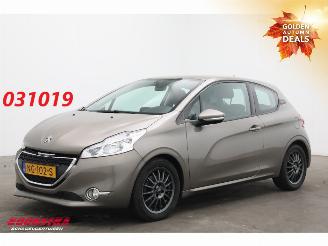 Auto incidentate Peugeot 208 1.4 VTi Allure Airco Cruise AHK 2012/8