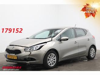 Unfallwagen Kia Cee d 1.6 GDI BusinessLine Navi Clima Cruise Camera PDC 115.022 km! 2015/5