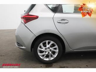Toyota Auris 1.8 Hybrid Dynamic Navi Clima Cruise PDC 169.034 km! picture 17