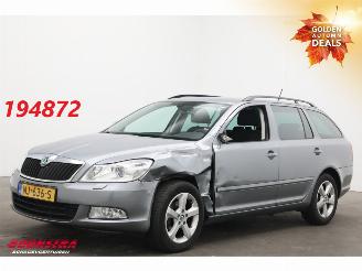 krockskadad bil auto Skoda Octavia Combi 1.4 TSI Navi Xenon Clima Cruise SHZ Gr.t. Amb. 2012/6