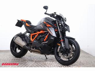 KTM  1390 SuperDuke R Akrapovic LED Cruise picture 2