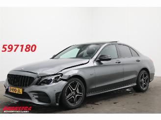 krockskadad bil auto Mercedes C-klasse 300e AMG Pano LED Cruise Camera SHZ 60.698 km! 2020/9